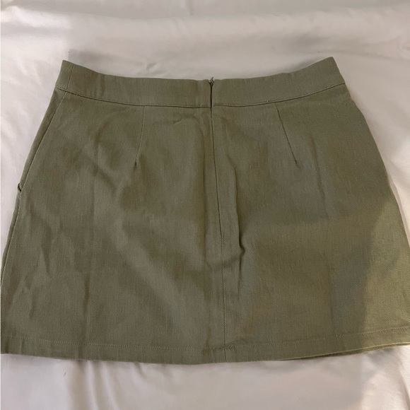 Pink Lily mini skirt - Picture 2 of 3